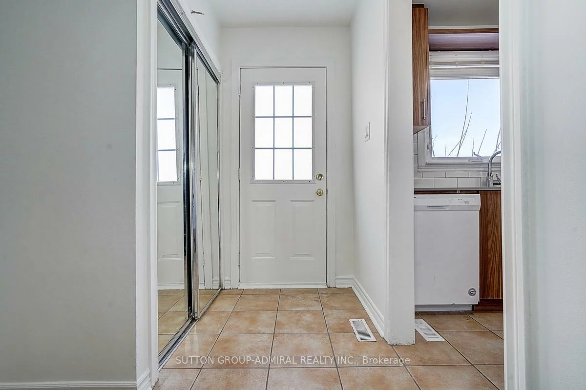 7, Town House, Brampton East, Brampton