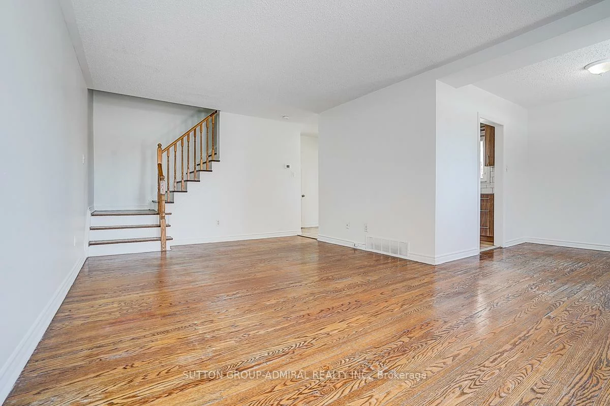 7, Town House, Brampton East, Brampton