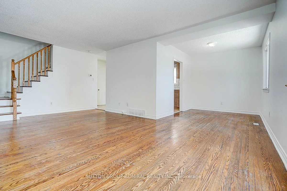 7, Town House, Brampton East, Brampton