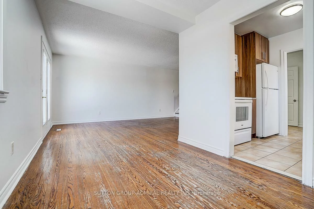 7, Town House, Brampton East, Brampton