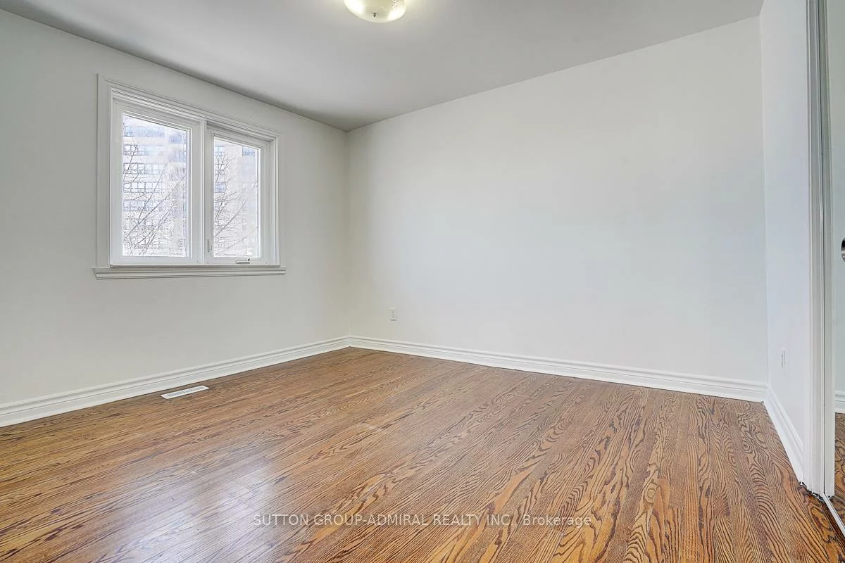 7, Town House, Brampton East, Brampton