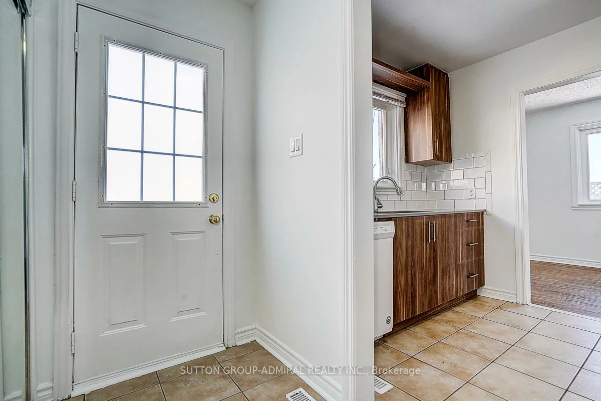 7, Town House, Brampton East, Brampton