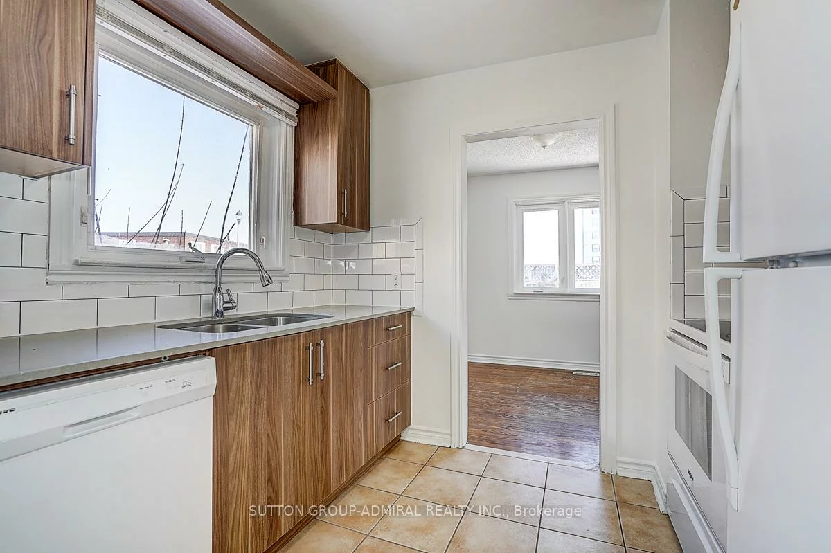 7, Town House, Brampton East, Brampton