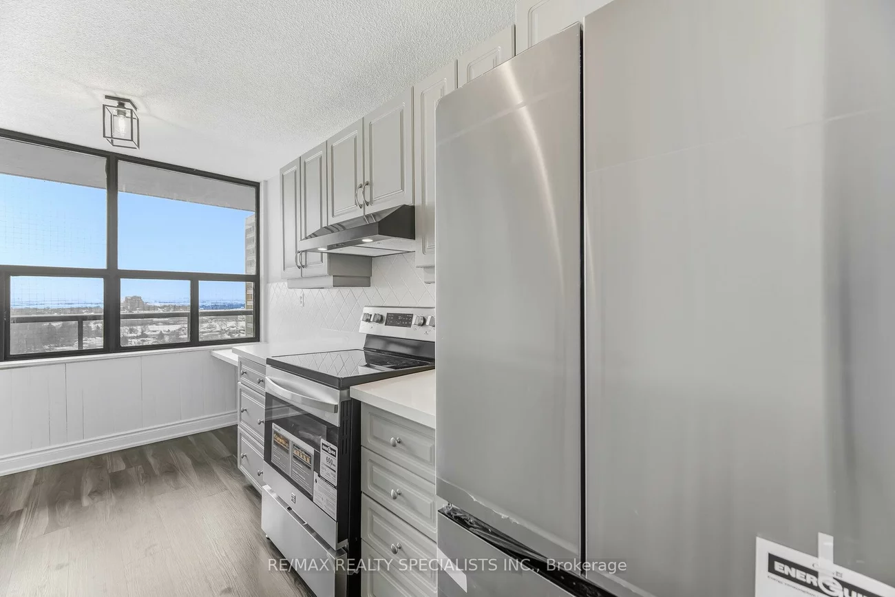 21, KNIGHTSBRIDGE, Queen Street Corridor, Brampton