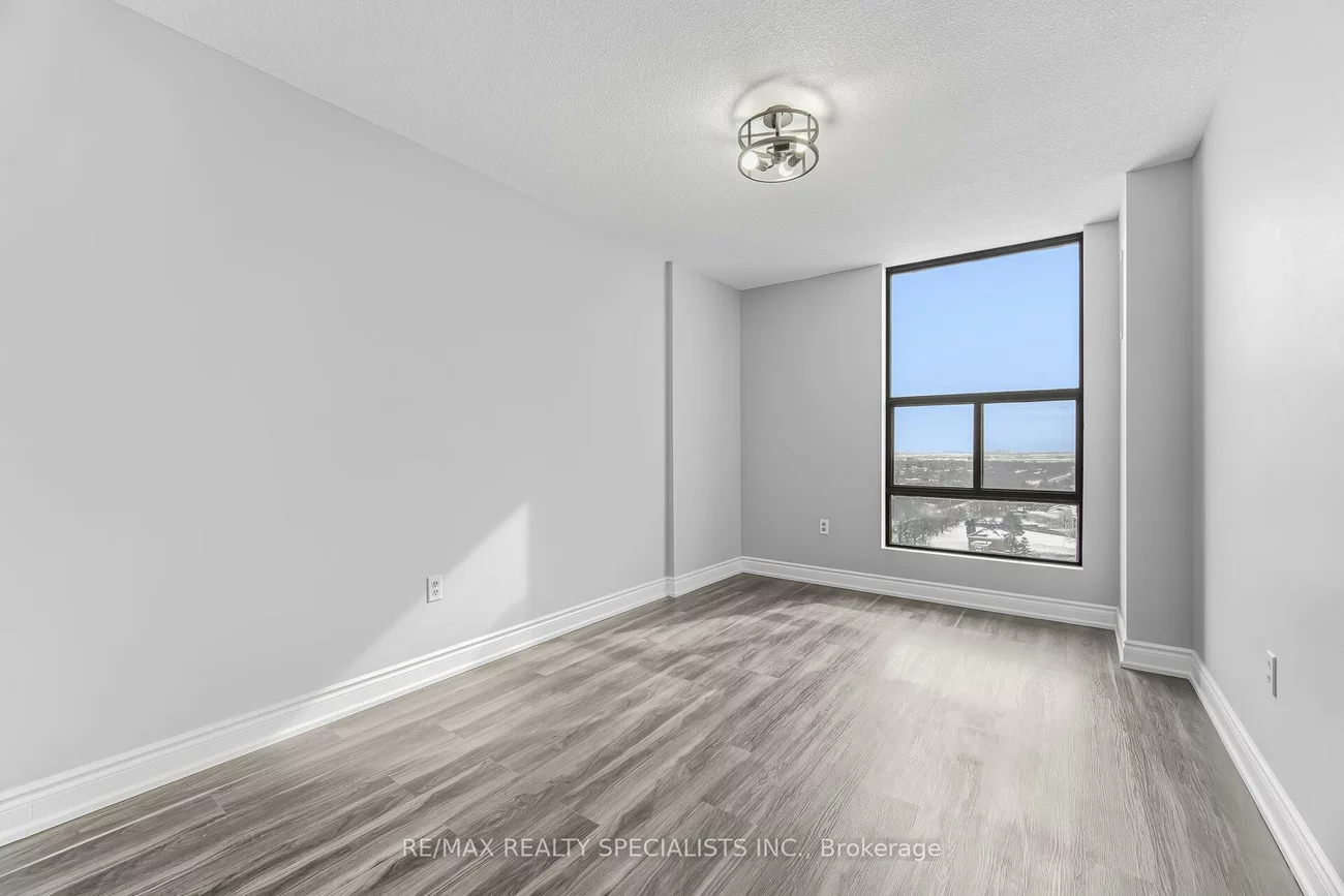 21, KNIGHTSBRIDGE, Queen Street Corridor, Brampton