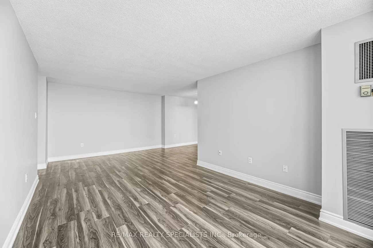 21, KNIGHTSBRIDGE, Queen Street Corridor, Brampton