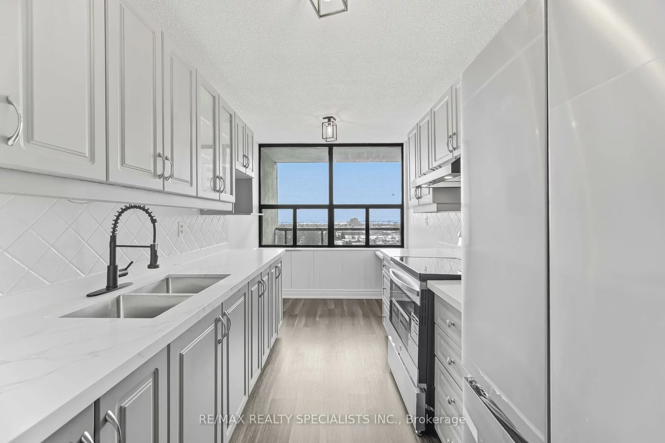 21, KNIGHTSBRIDGE, Queen Street Corridor, Brampton