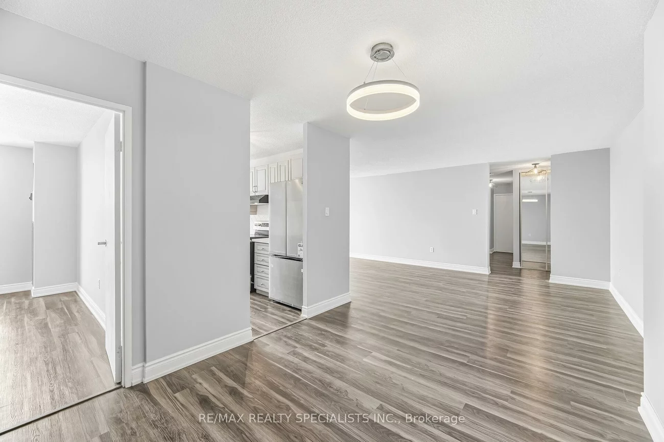 21, KNIGHTSBRIDGE, Queen Street Corridor, Brampton