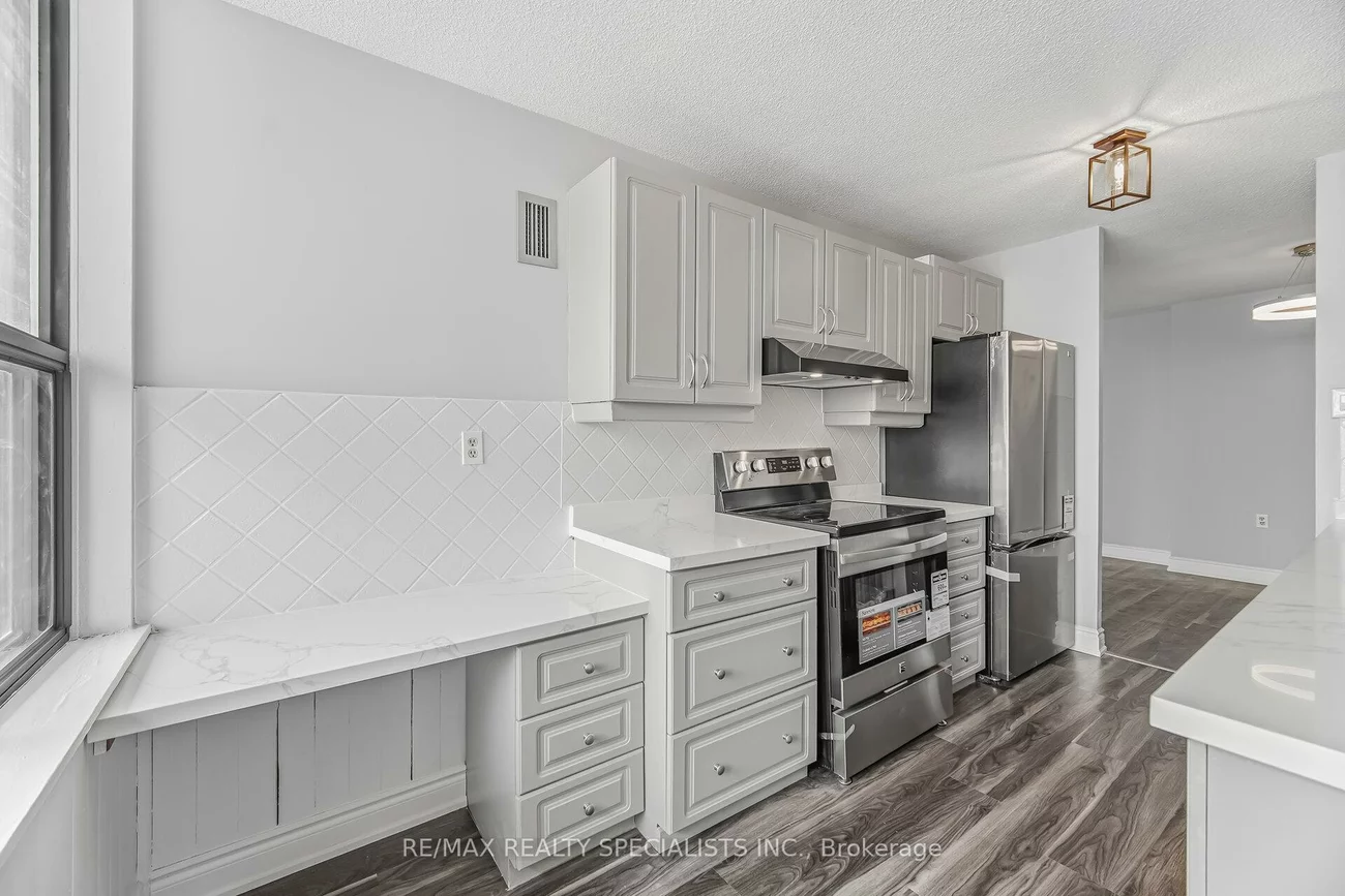 21, KNIGHTSBRIDGE, Queen Street Corridor, Brampton