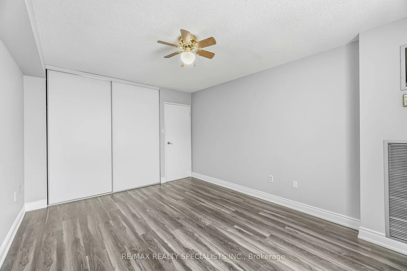 21, KNIGHTSBRIDGE, Queen Street Corridor, Brampton