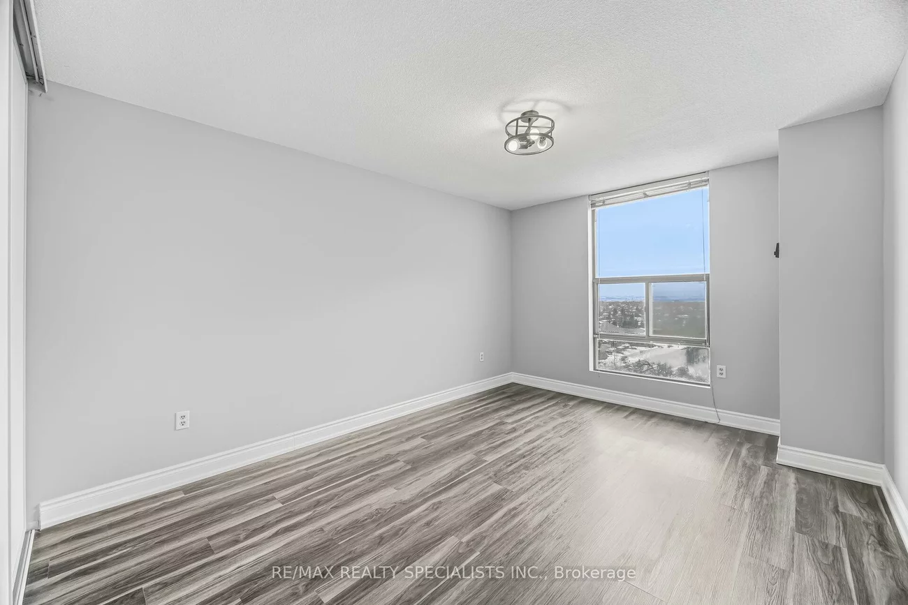 21, KNIGHTSBRIDGE, Queen Street Corridor, Brampton