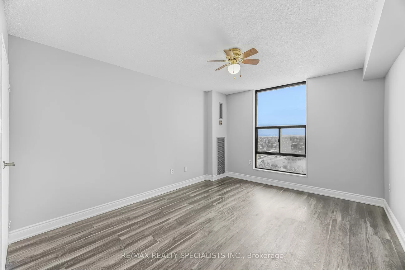 21, KNIGHTSBRIDGE, Queen Street Corridor, Brampton