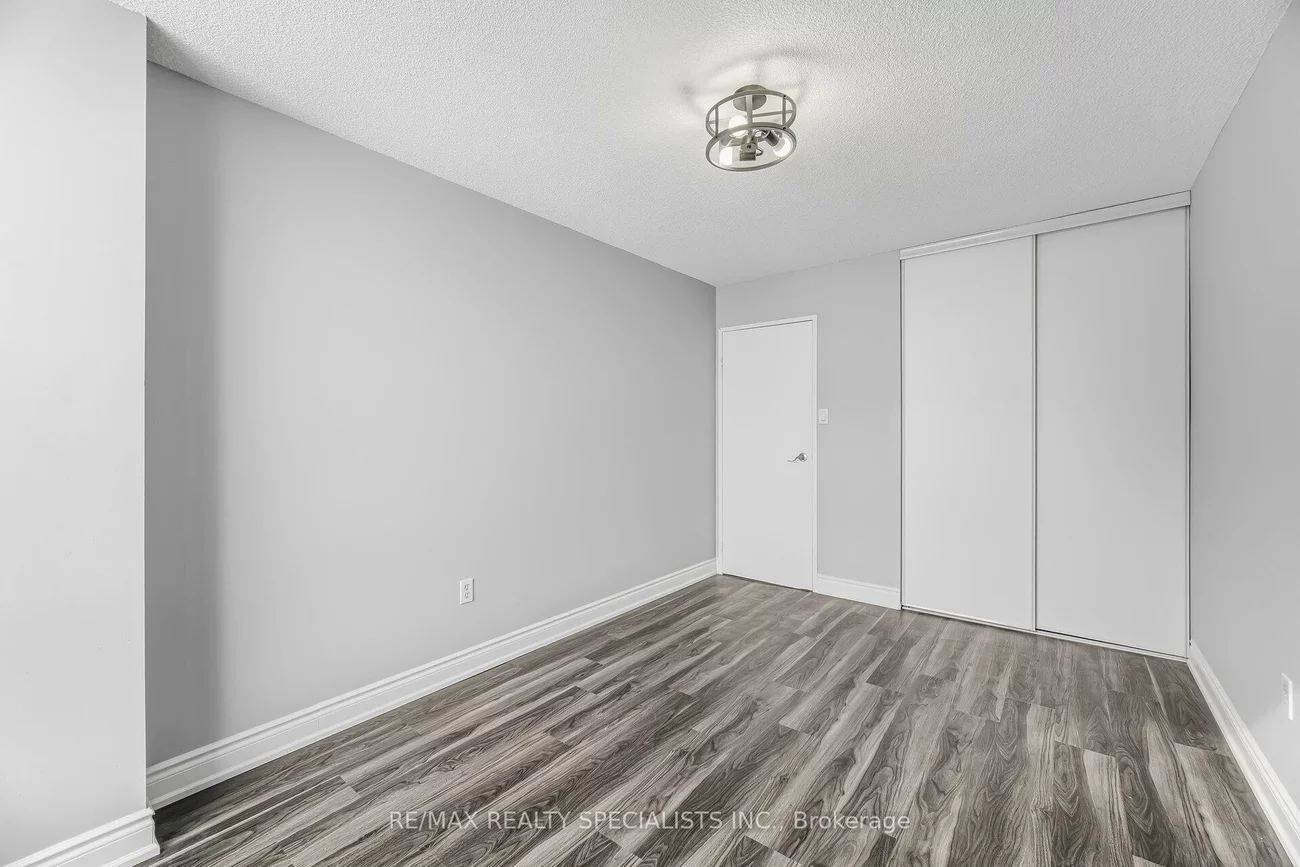 21, KNIGHTSBRIDGE, Queen Street Corridor, Brampton