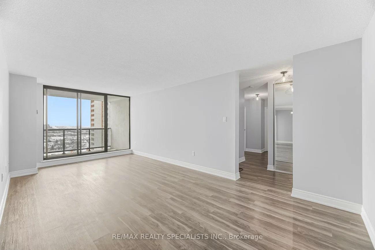 21, KNIGHTSBRIDGE, Queen Street Corridor, Brampton