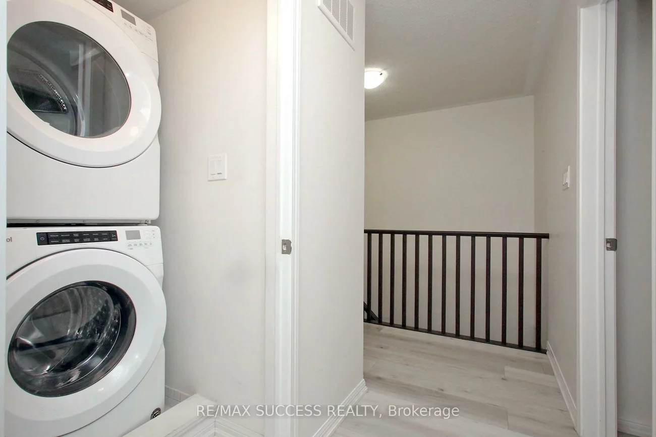 250, Sunny Meadow, Sandringham-Wellington, Brampton