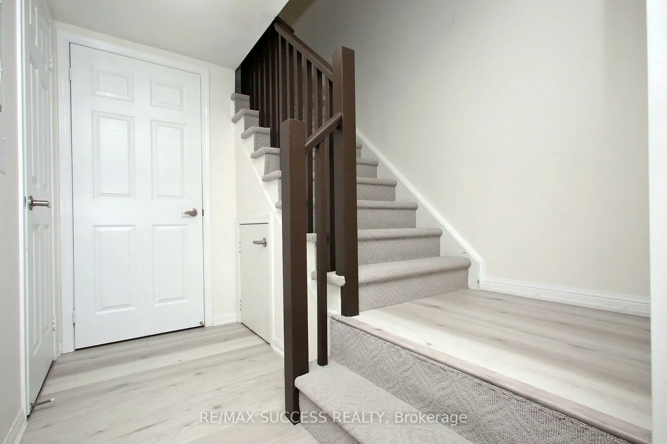 250, Sunny Meadow, Sandringham-Wellington, Brampton