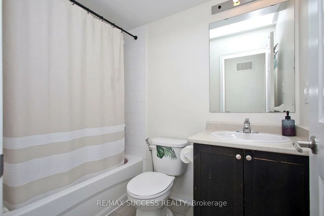 250, Sunny Meadow, Sandringham-Wellington, Brampton