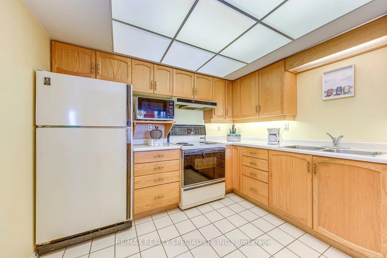 320, Mill, Brampton South, Brampton