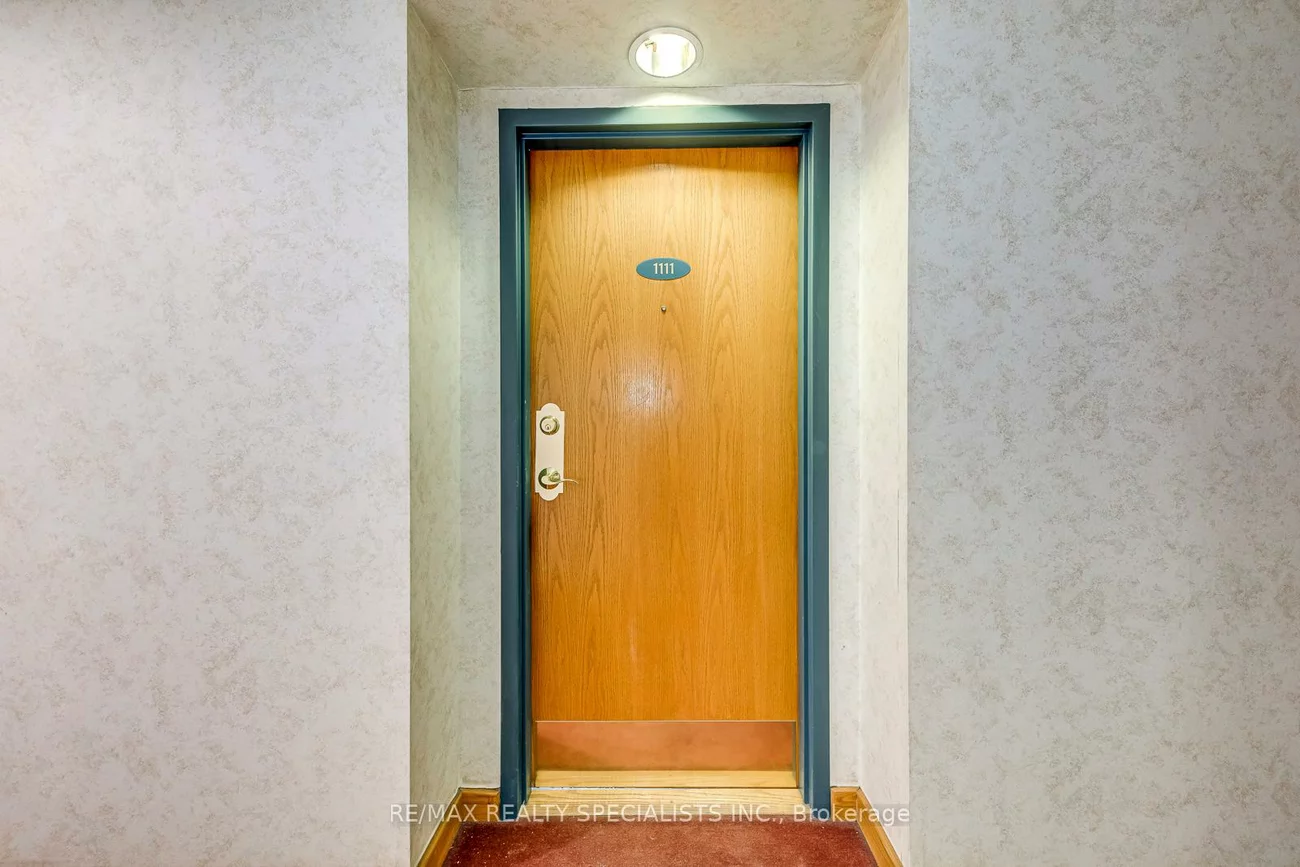 320, Mill, Brampton South, Brampton