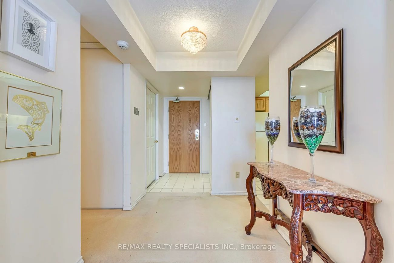 320, Mill, Brampton South, Brampton