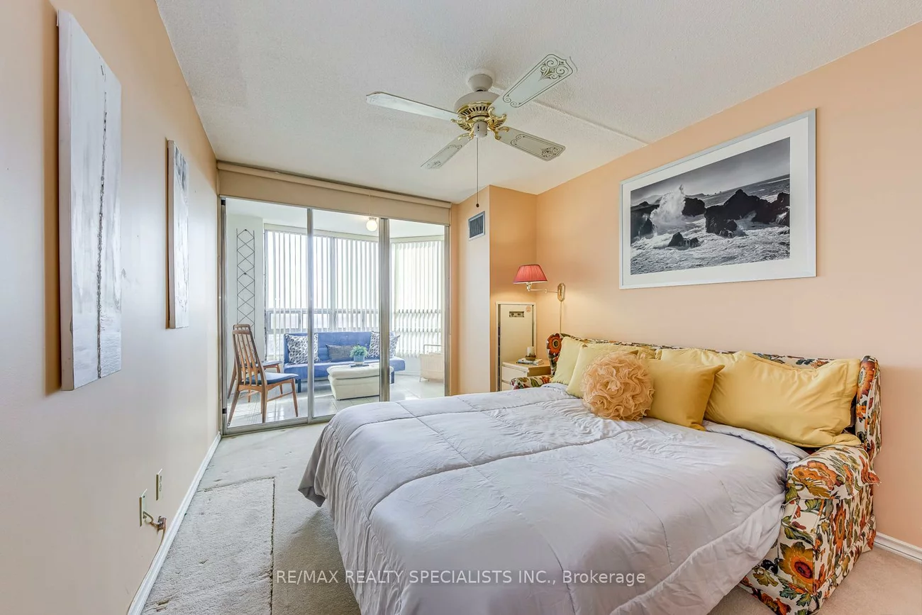 320, Mill, Brampton South, Brampton