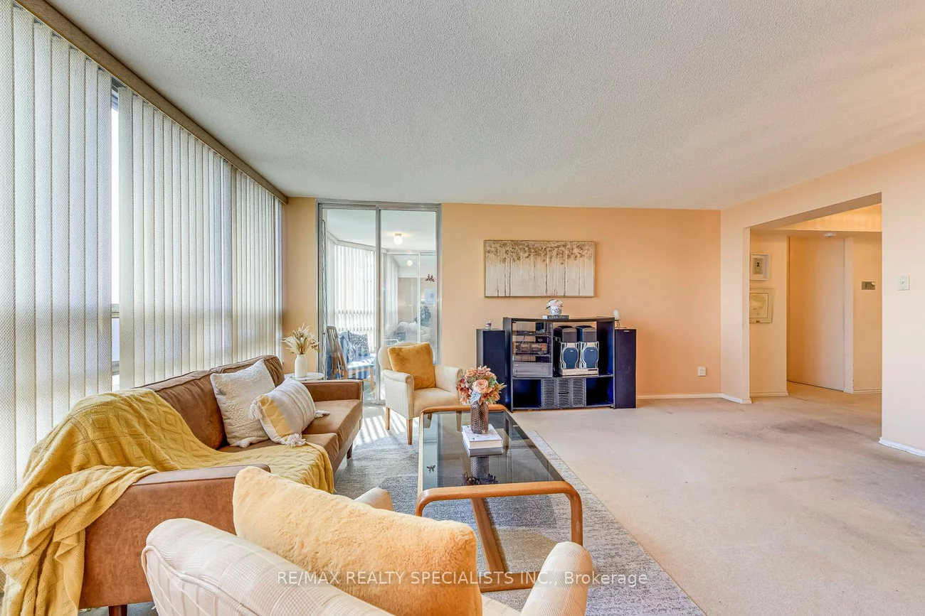 320, Mill, Brampton South, Brampton