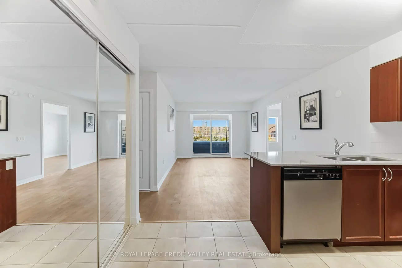 30, Via Rosedale, Sandringham-Wellington, Brampton