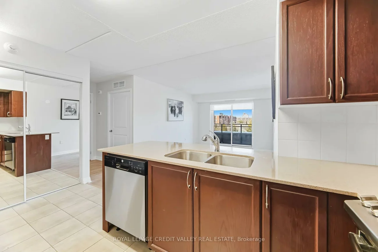 30, Via Rosedale, Sandringham-Wellington, Brampton