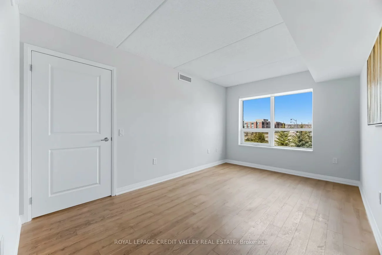 30, Via Rosedale, Sandringham-Wellington, Brampton