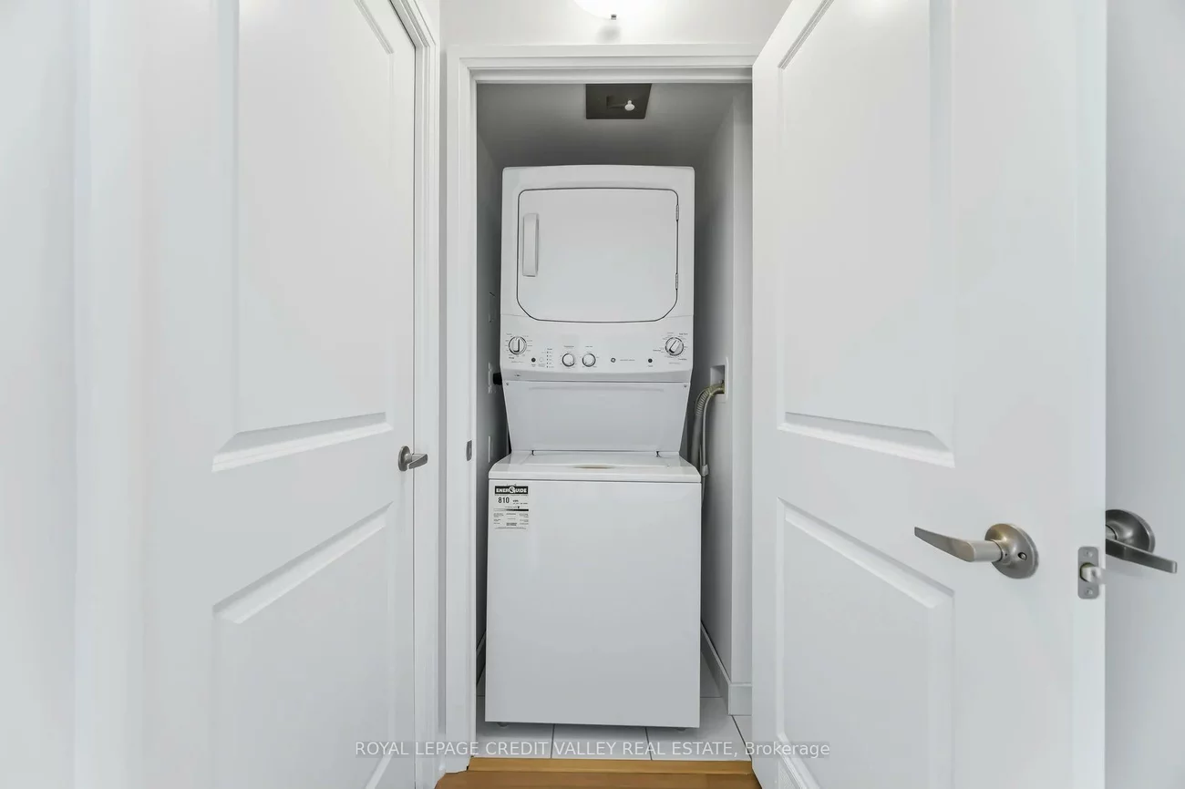 30, Via Rosedale, Sandringham-Wellington, Brampton