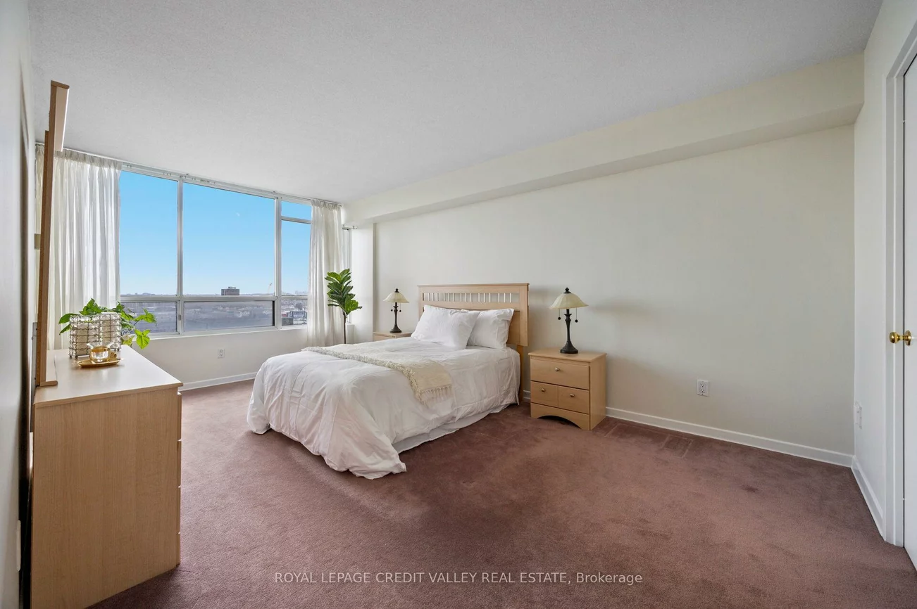 26, Hanover, Queen Street Corridor, Brampton