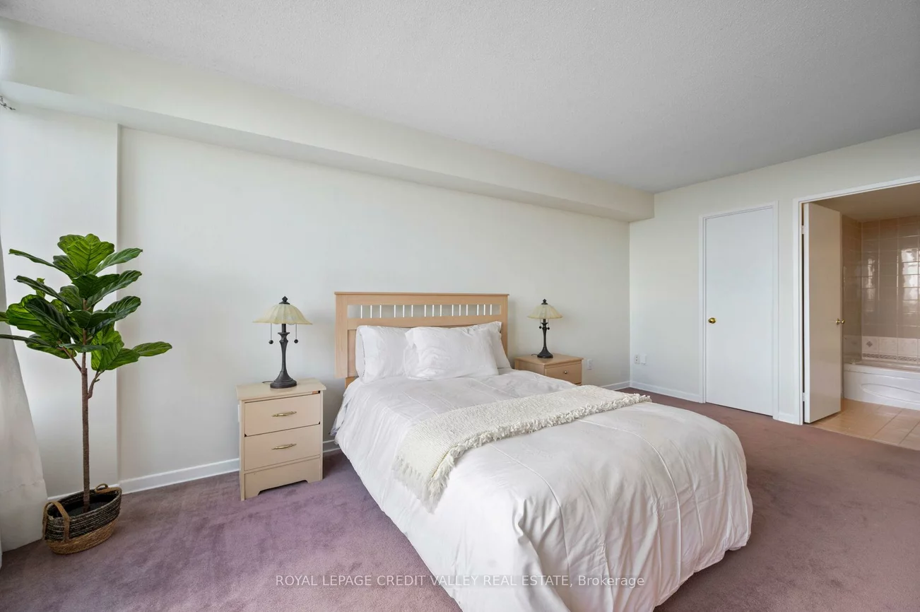 26, Hanover, Queen Street Corridor, Brampton