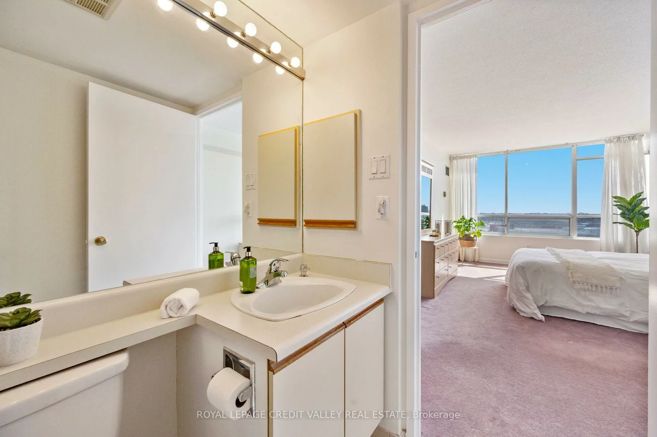 26, Hanover, Queen Street Corridor, Brampton