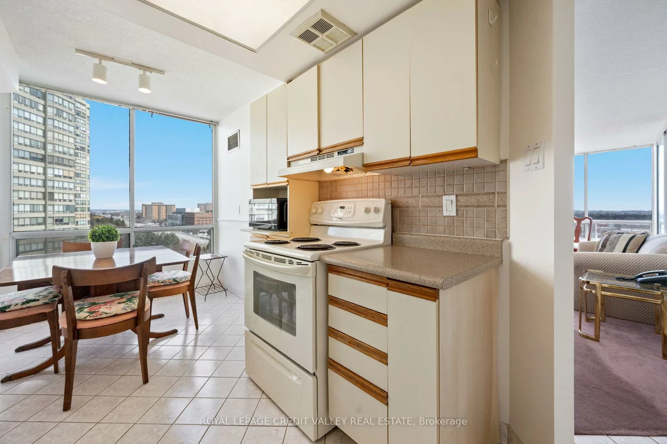 26, Hanover, Queen Street Corridor, Brampton