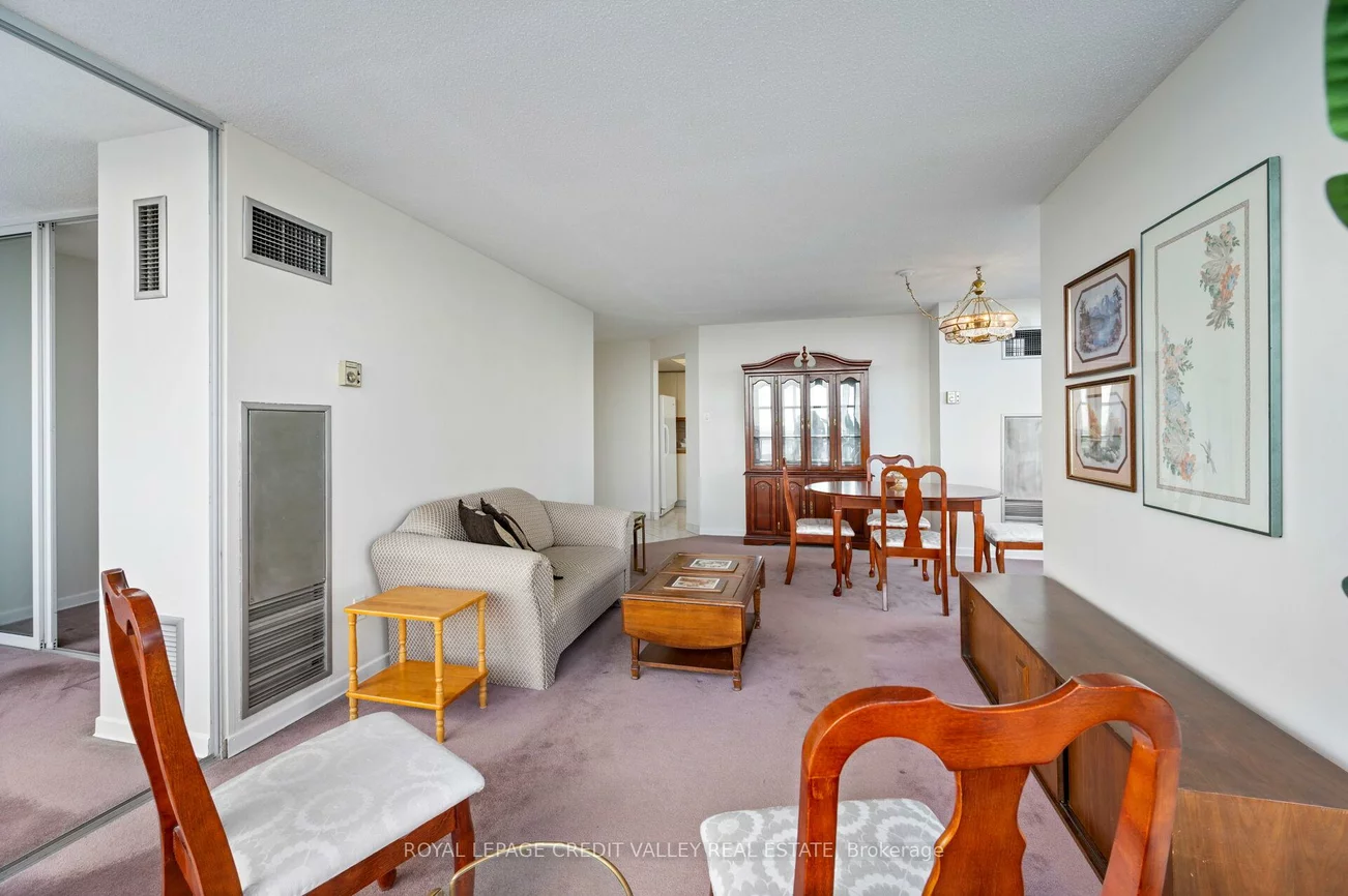 26, Hanover, Queen Street Corridor, Brampton