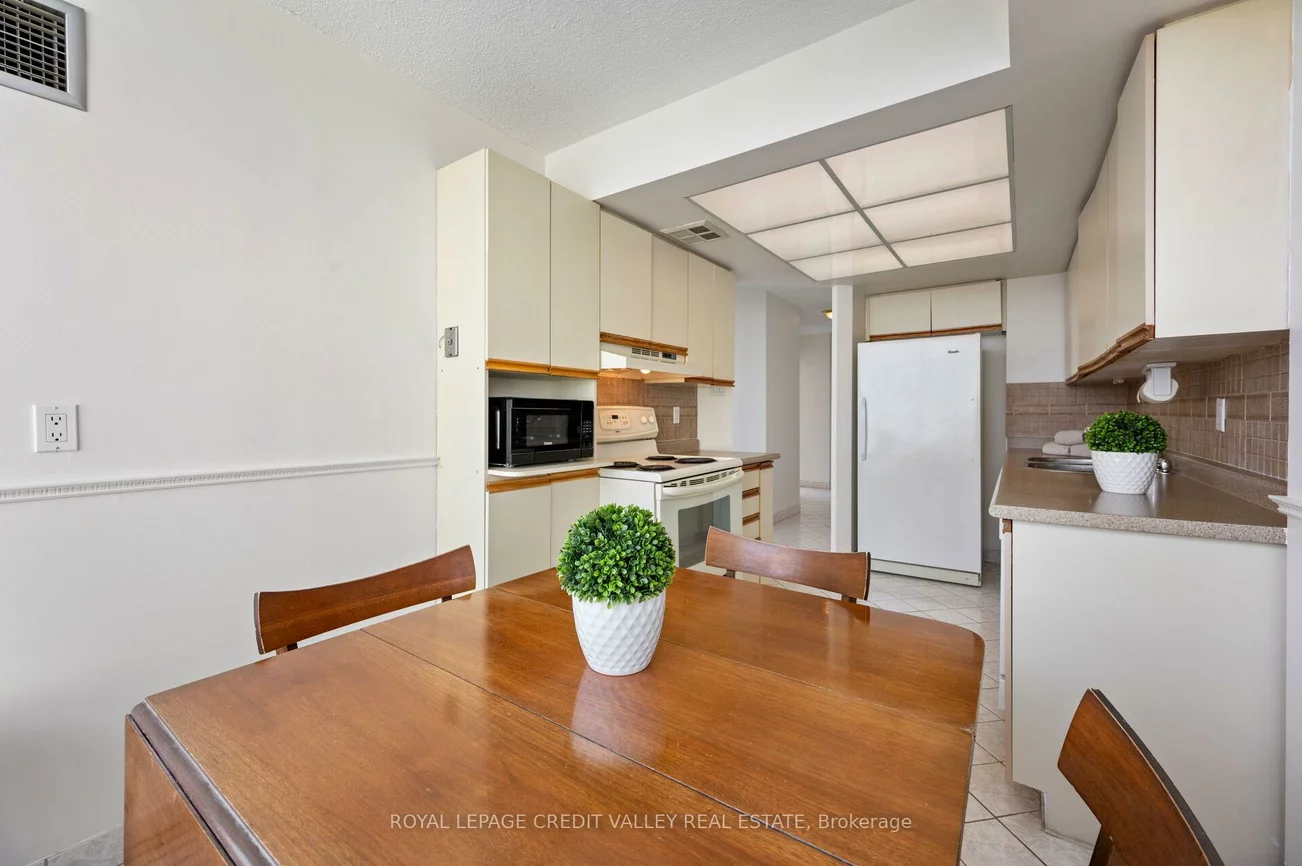 26, Hanover, Queen Street Corridor, Brampton