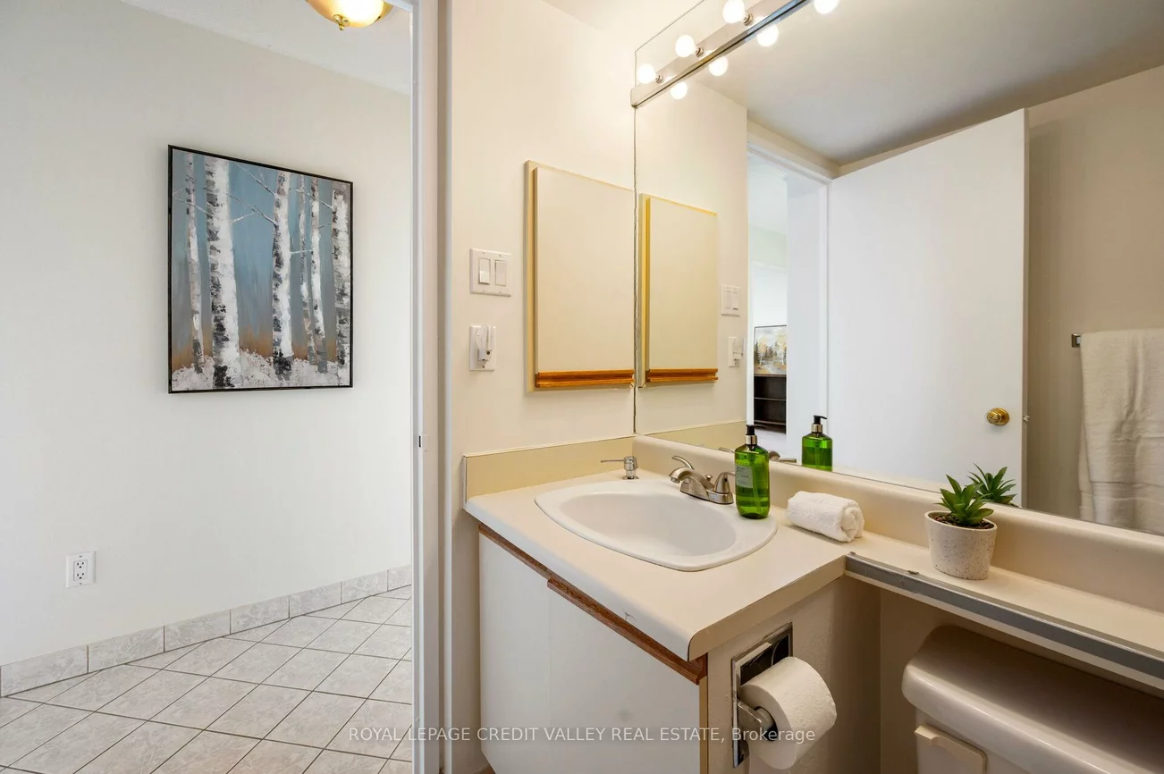 26, Hanover, Queen Street Corridor, Brampton