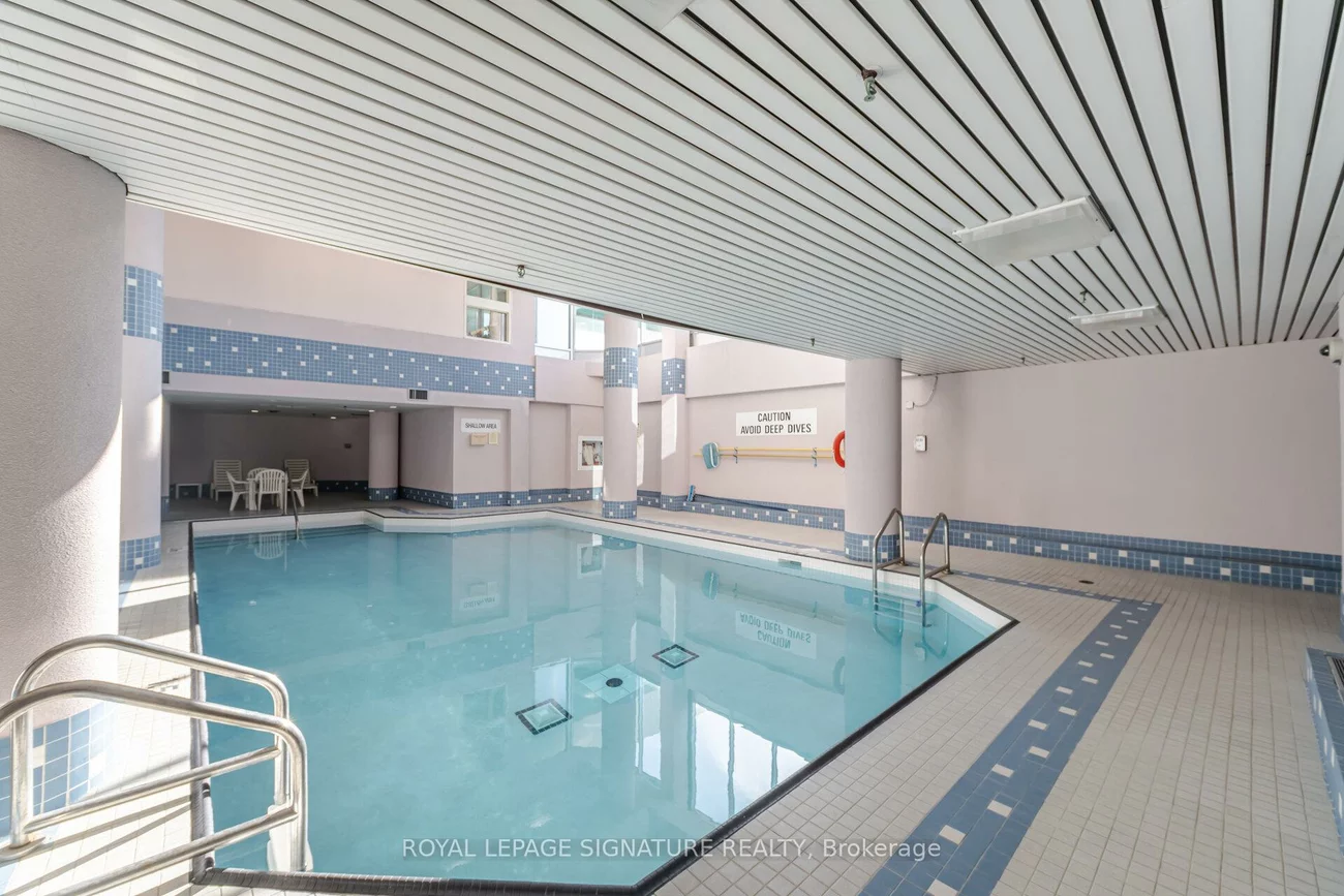 320, Mill, Brampton South, Brampton