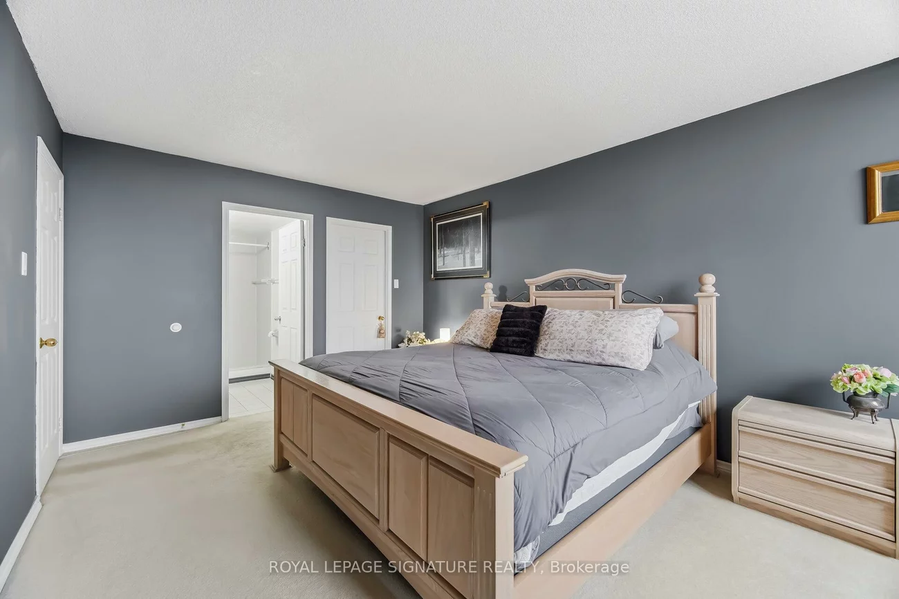 320, Mill, Brampton South, Brampton