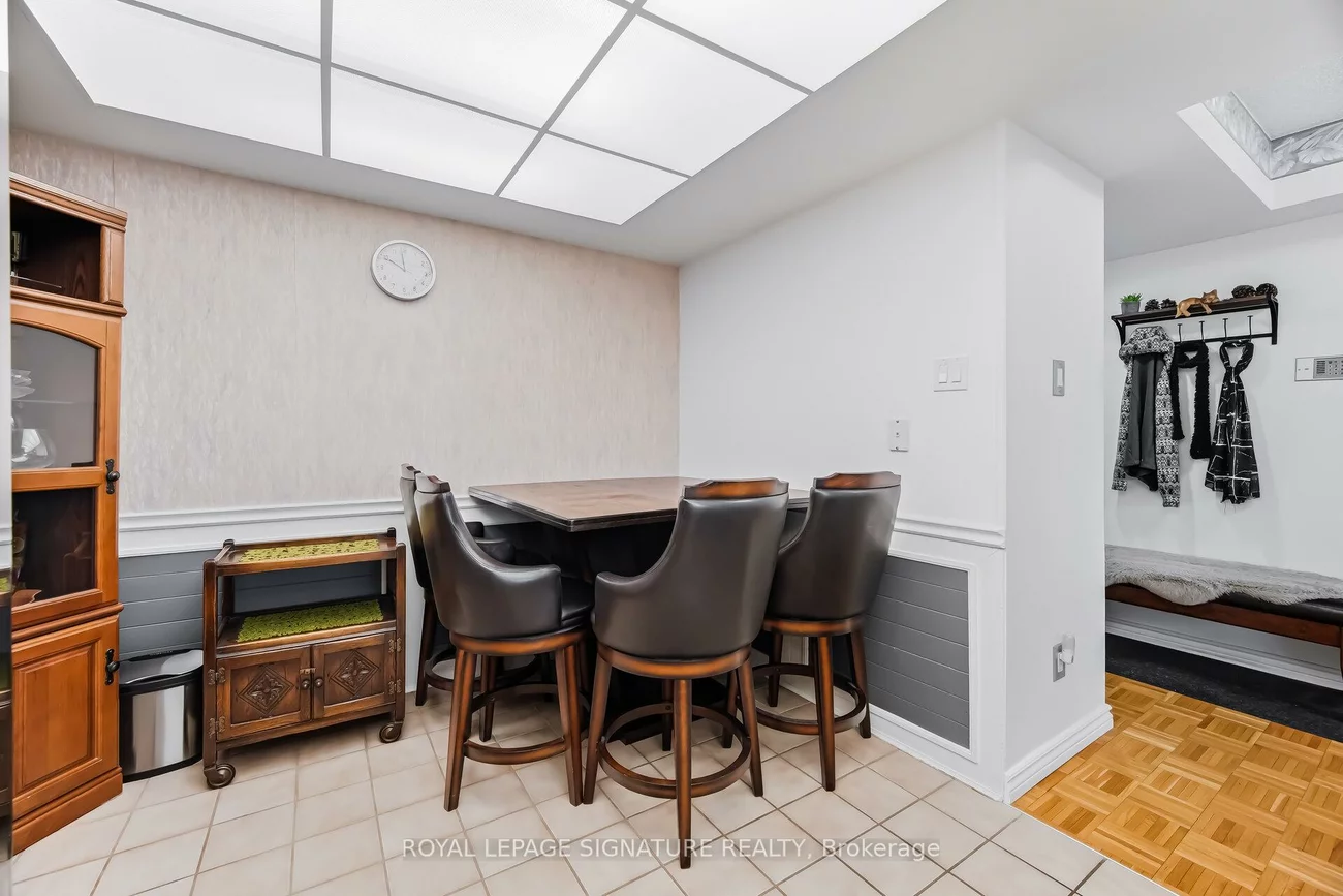 320, Mill, Brampton South, Brampton