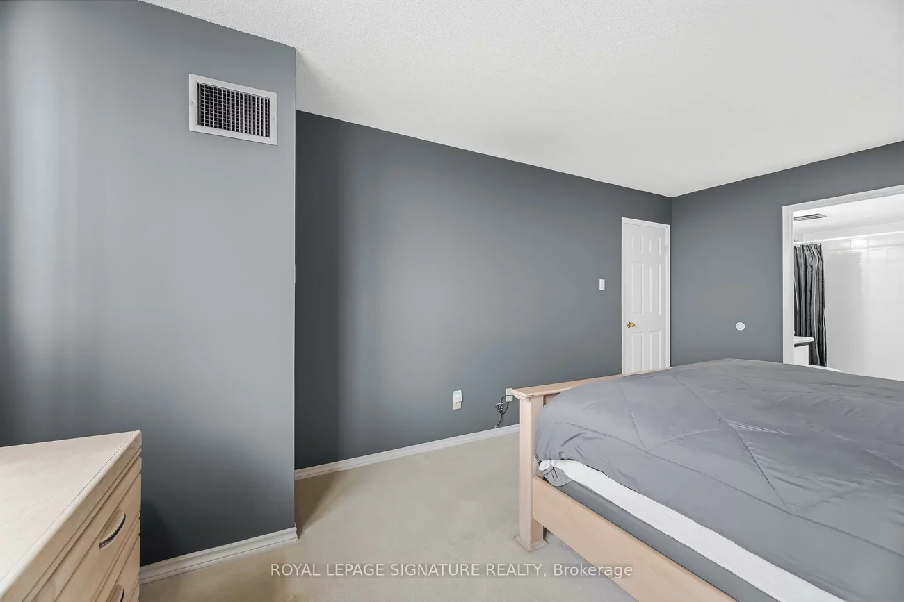 320, Mill, Brampton South, Brampton