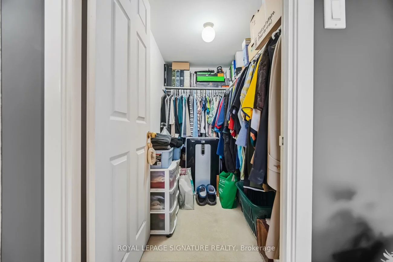 320, Mill, Brampton South, Brampton