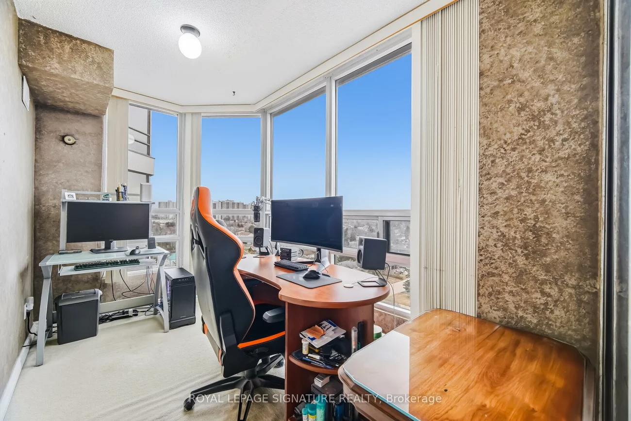 320, Mill, Brampton South, Brampton