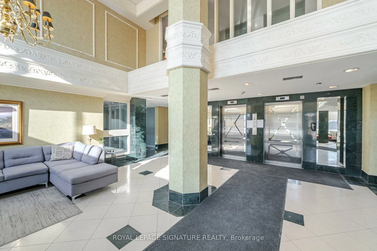 320, Mill, Brampton South, Brampton