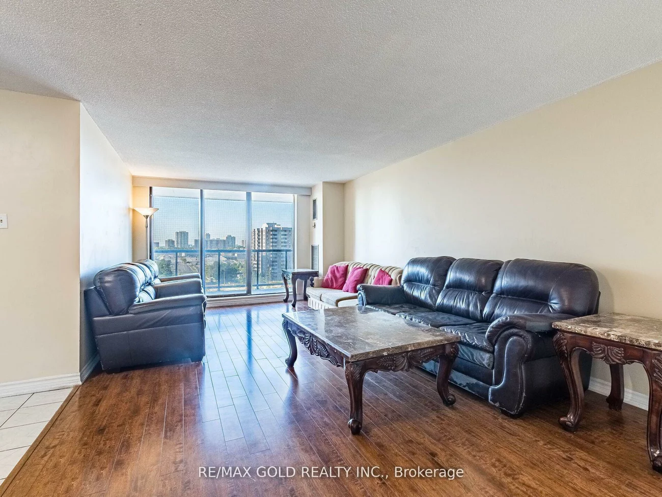 17, Knightsbridge, Queen Street Corridor, Brampton
