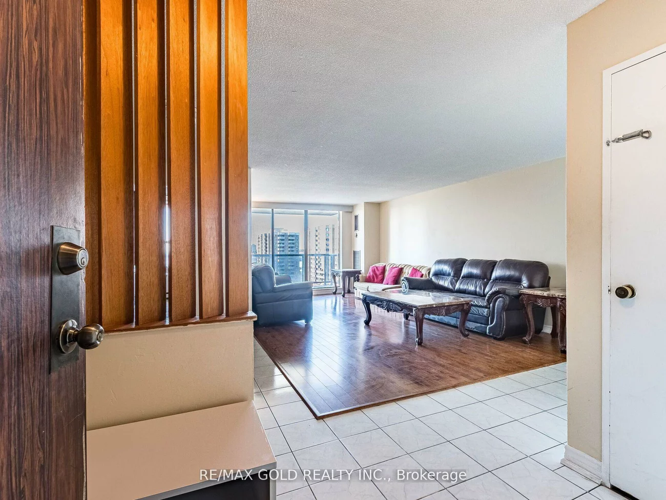 17, Knightsbridge, Queen Street Corridor, Brampton