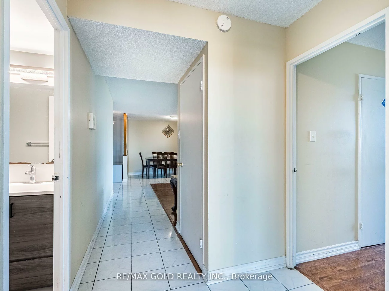 17, Knightsbridge, Queen Street Corridor, Brampton