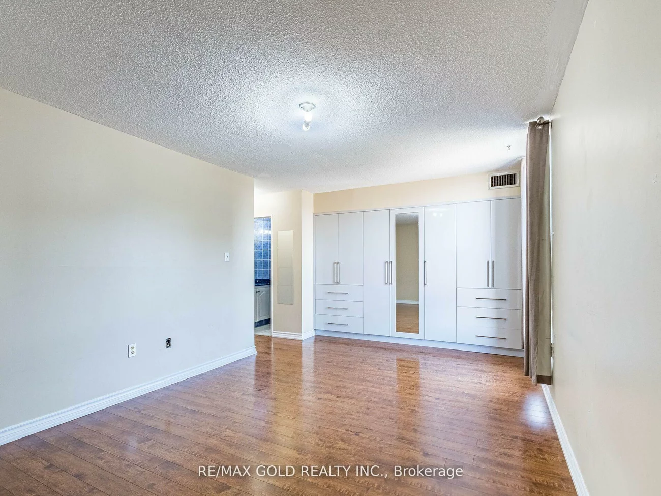 17, Knightsbridge, Queen Street Corridor, Brampton