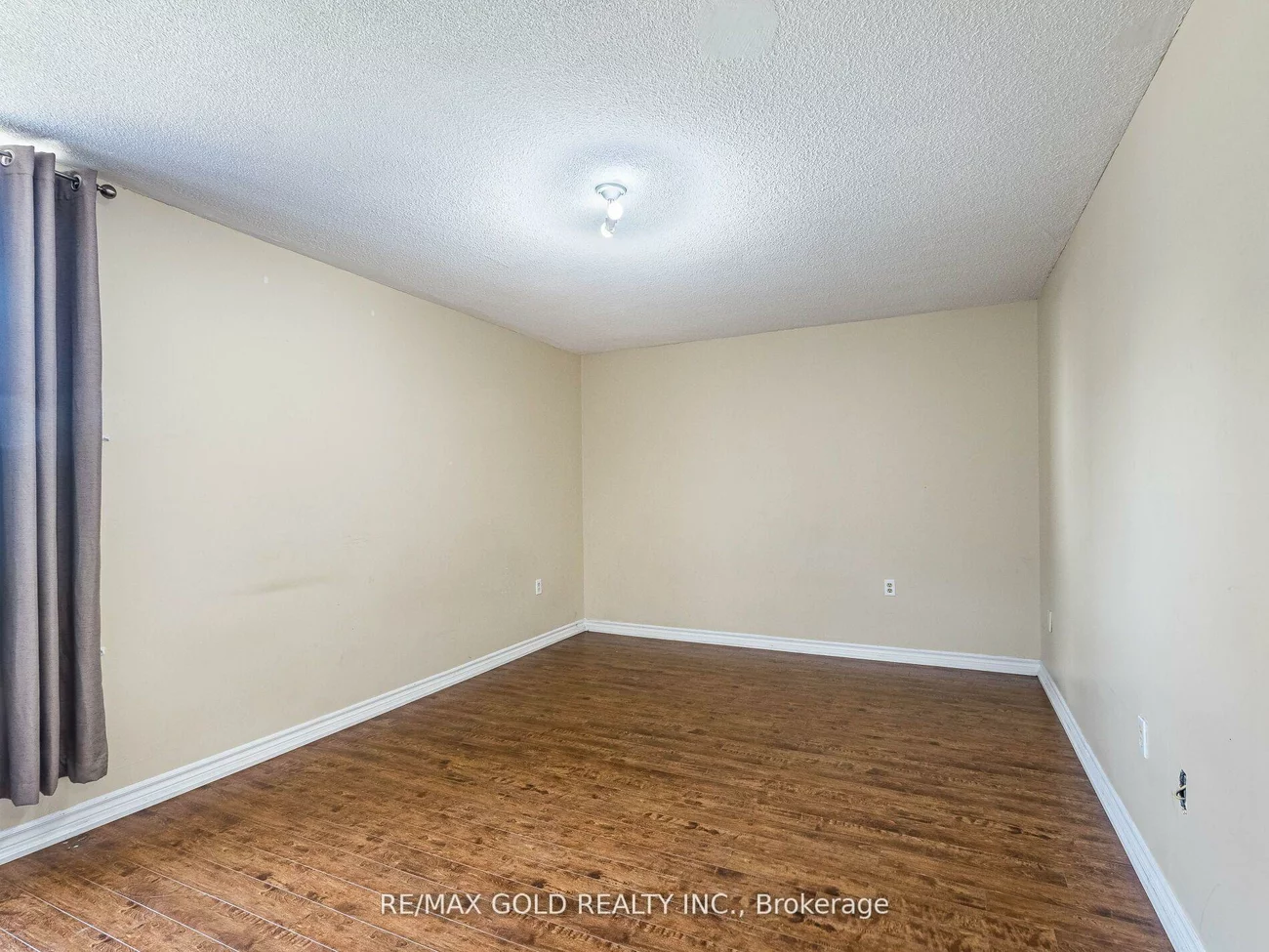 17, Knightsbridge, Queen Street Corridor, Brampton