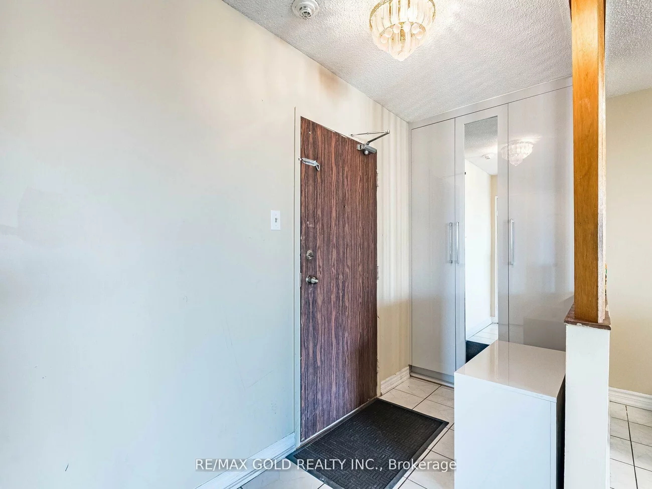 17, Knightsbridge, Queen Street Corridor, Brampton